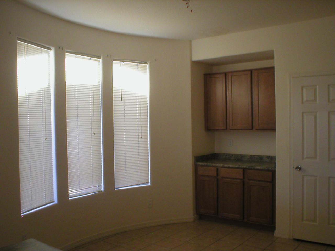 15260 West Boca Raton Road Surprise, AZ 85379 - Photo 3 of 14 Dining area