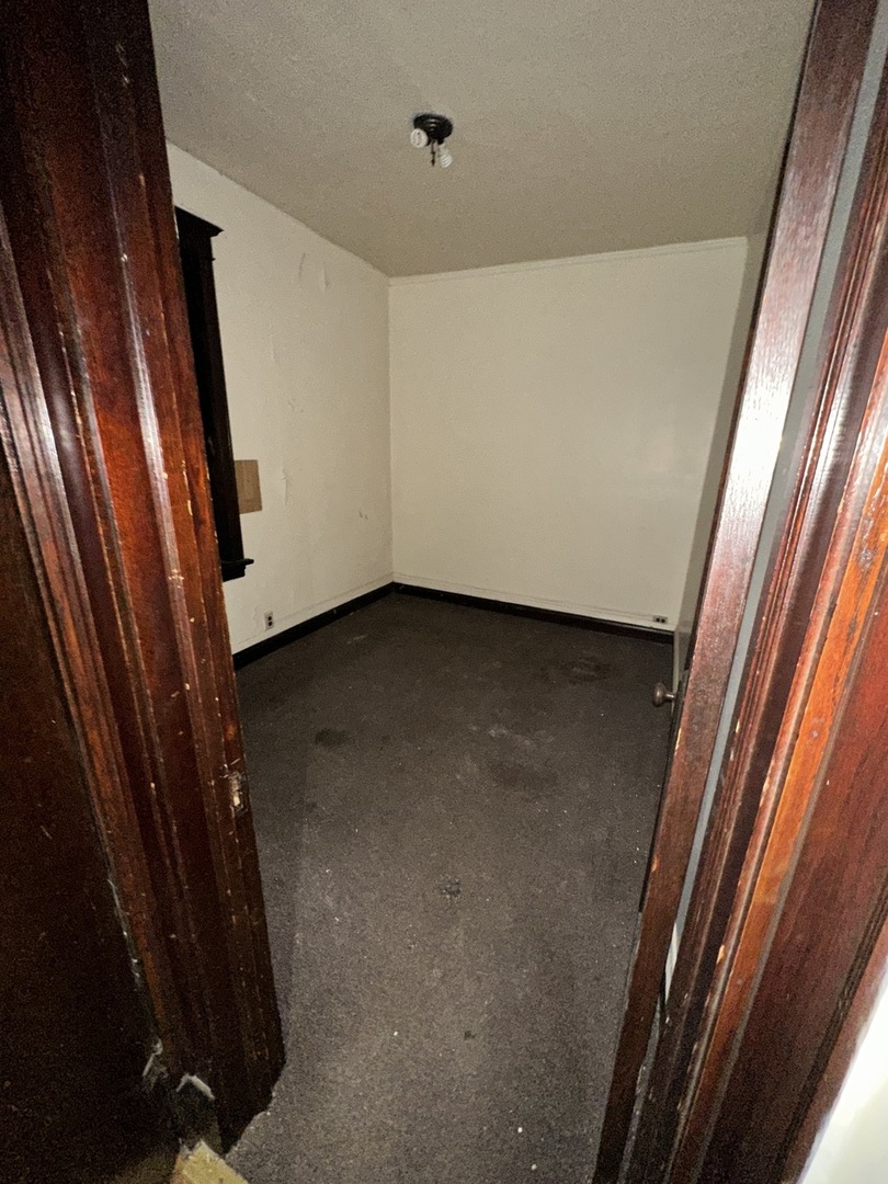 7425 South Harvard Avenue Chicago, IL 60621 - Photo 21 of 31 a view of a closet