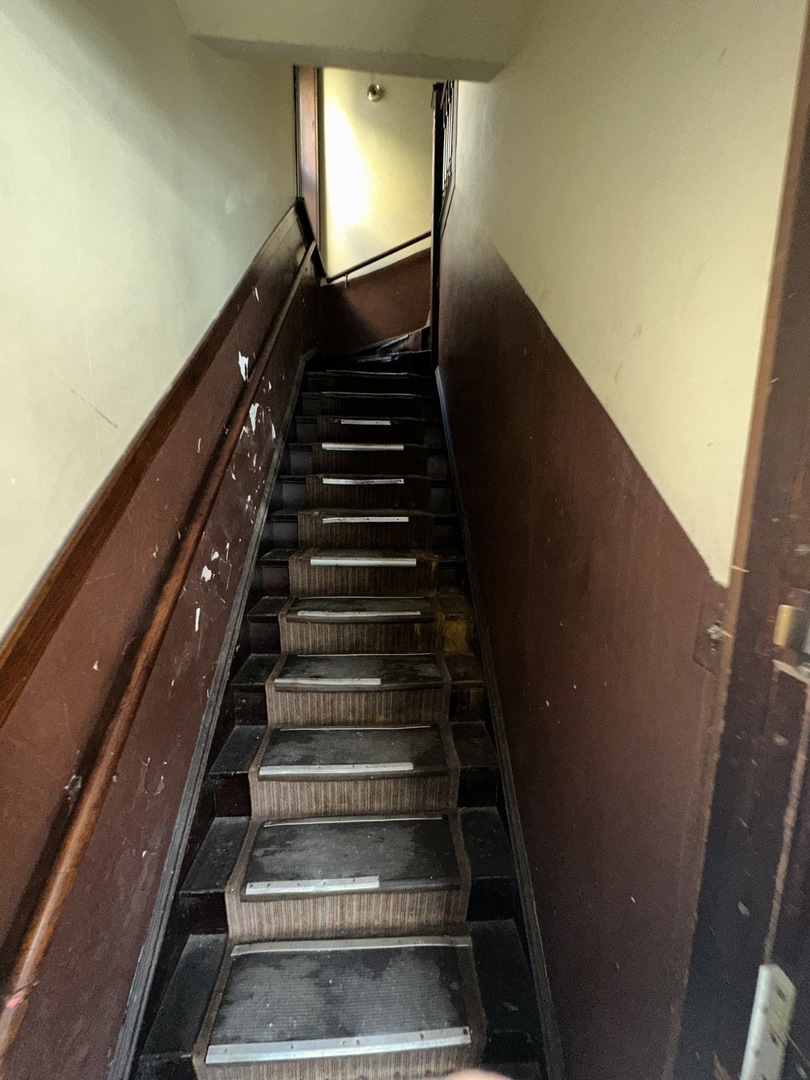 7425 South Harvard Avenue Chicago, IL 60621 - Photo 22 of 31 a view of entryway