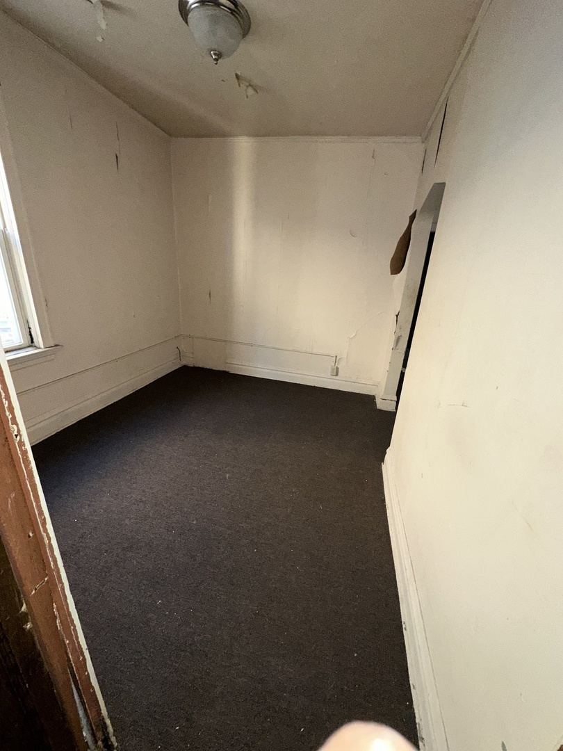 7425 South Harvard Avenue Chicago, IL 60621 - Photo 4 of 31 a view of a small space