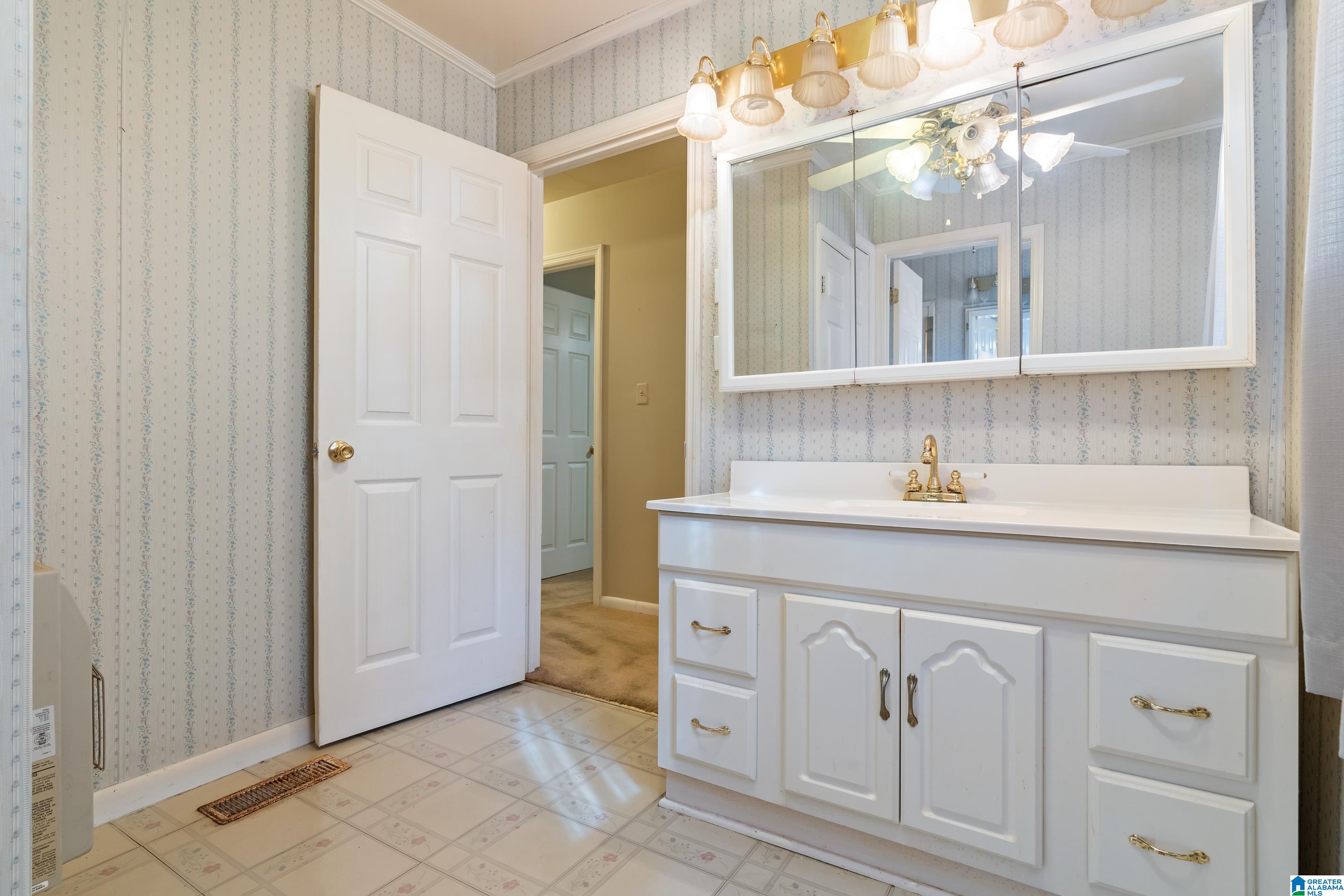 222 Russell Road Hayden, AL 35079 - Photo 23 of 49