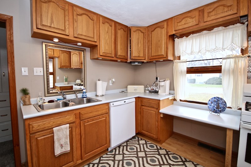 980 Falkirk Road Alma, MI 48801 - Photo 15 of 42 1870367-14.JPG