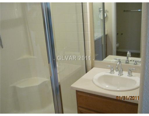 7701 West Robindale Road, Unit 230 Las Vegas, NV 89113 - Photo 6 of 9 Master Bath/Spa.