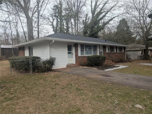 $1,950 | 409 Samaritan Drive, Cumming, GA 30040