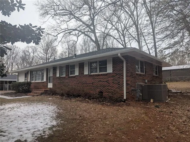 $1,950 | 409 Samaritan Drive, Cumming, GA 30040