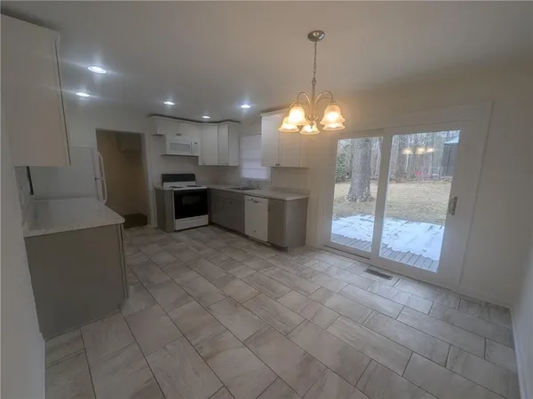 $1,950 | 409 Samaritan Drive, Cumming, GA 30040