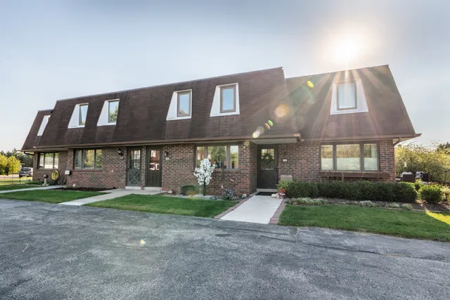 $204,900 | 269 Karen Court, Hartford, WI 53027