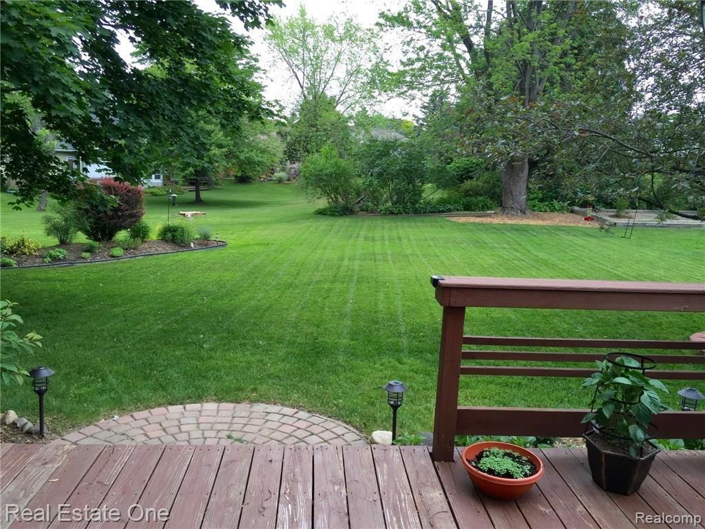 952 Downhill Lane Rochester, MI 48307 - Photo 32 of 38 IMG_8967.jpg