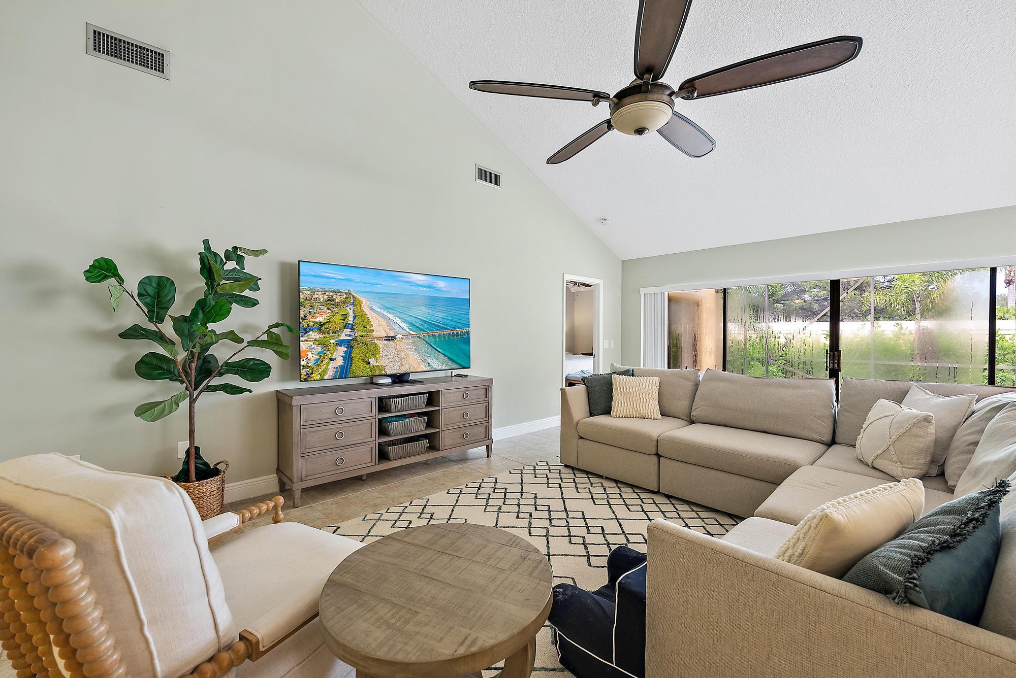 256 Ridge Road Jupiter, FL 33477 - Photo 4 of 26 256 Ridge Road-2