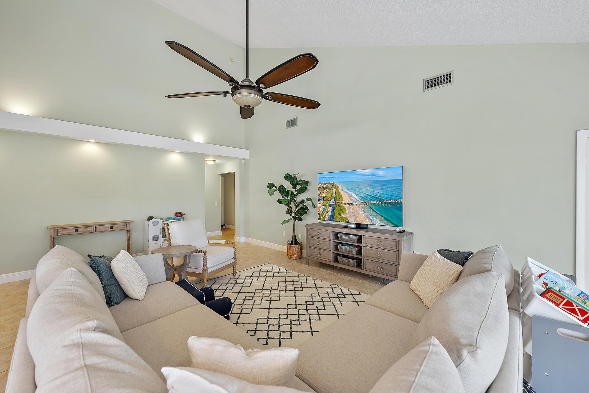 256 Ridge Road Jupiter, FL 33477 - Photo 5 of 26 256 Ridge Road-3