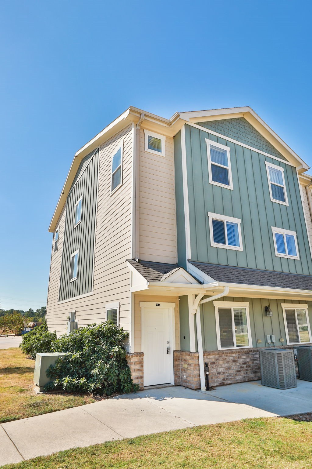 21155 Gosling Road, Unit 11A Spring, TX 77388 - Photo 2 of 27 a front view of a house with garden