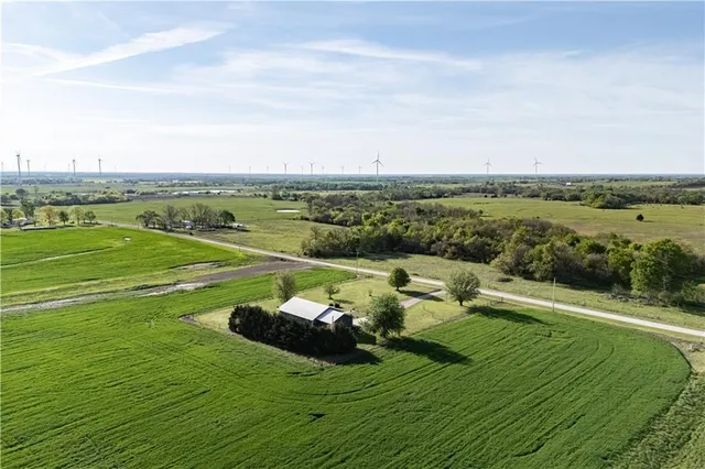 $239,000 | 5670 80th Road, Thayer, KS 66776