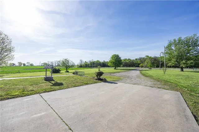 $239,000 | 5670 80th Road, Thayer, KS 66776