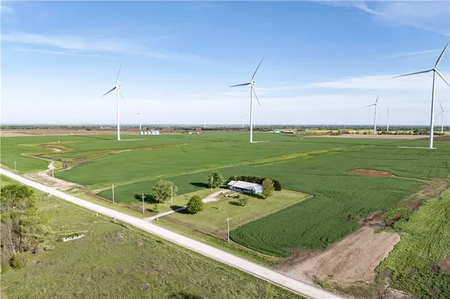 $239,000 | 5670 80th Road, Thayer, KS 66776