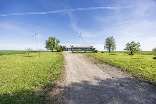 $239,000 | 5670 80th Road, Thayer, KS 66776