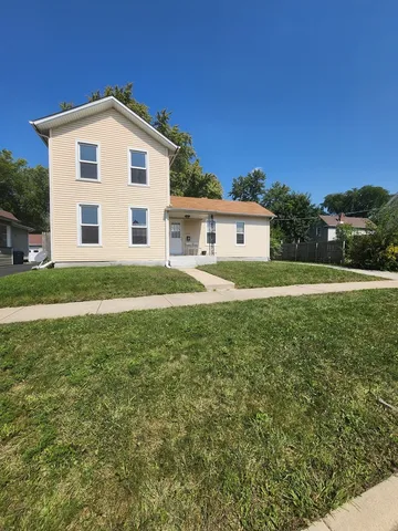 $1,800 | 450 Center Avenue, Unit W, Aurora, IL 60505