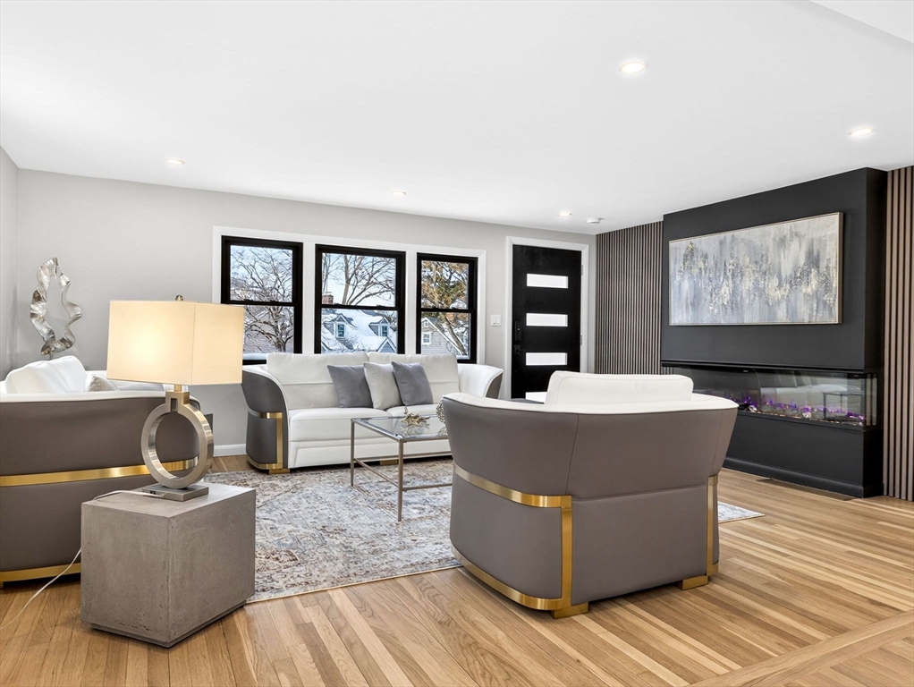 36 Brandley Road Watertown, MA 02472 - Photo 4 of 26