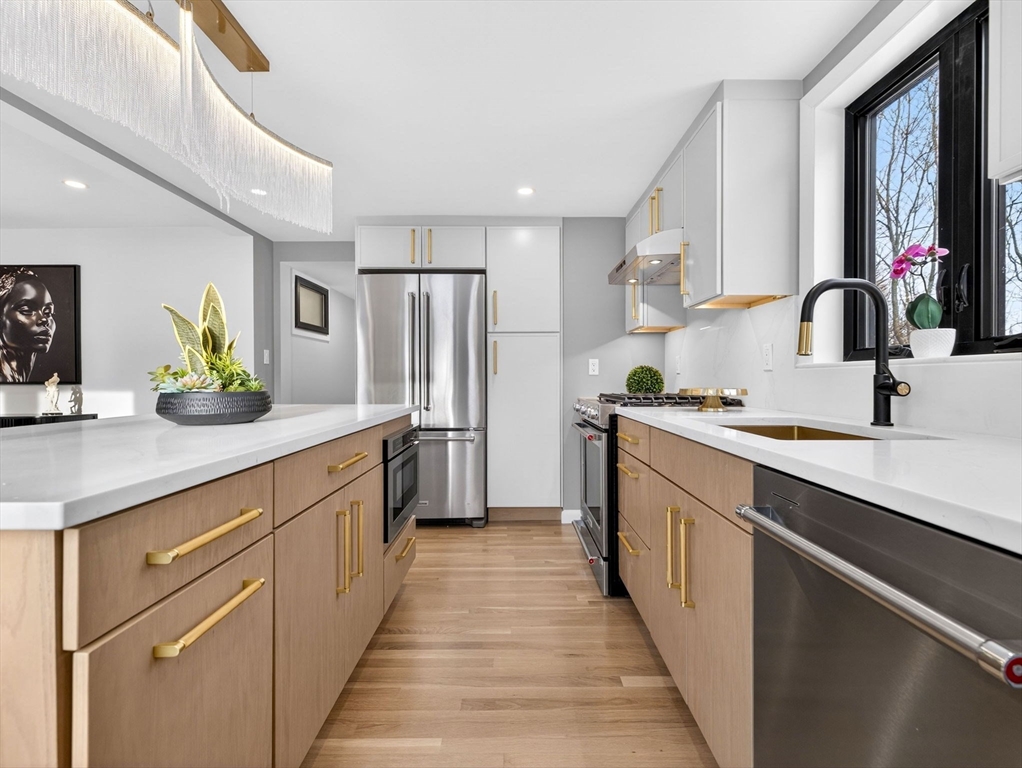 36 Brandley Road Watertown, MA 02472 - Photo 8 of 26