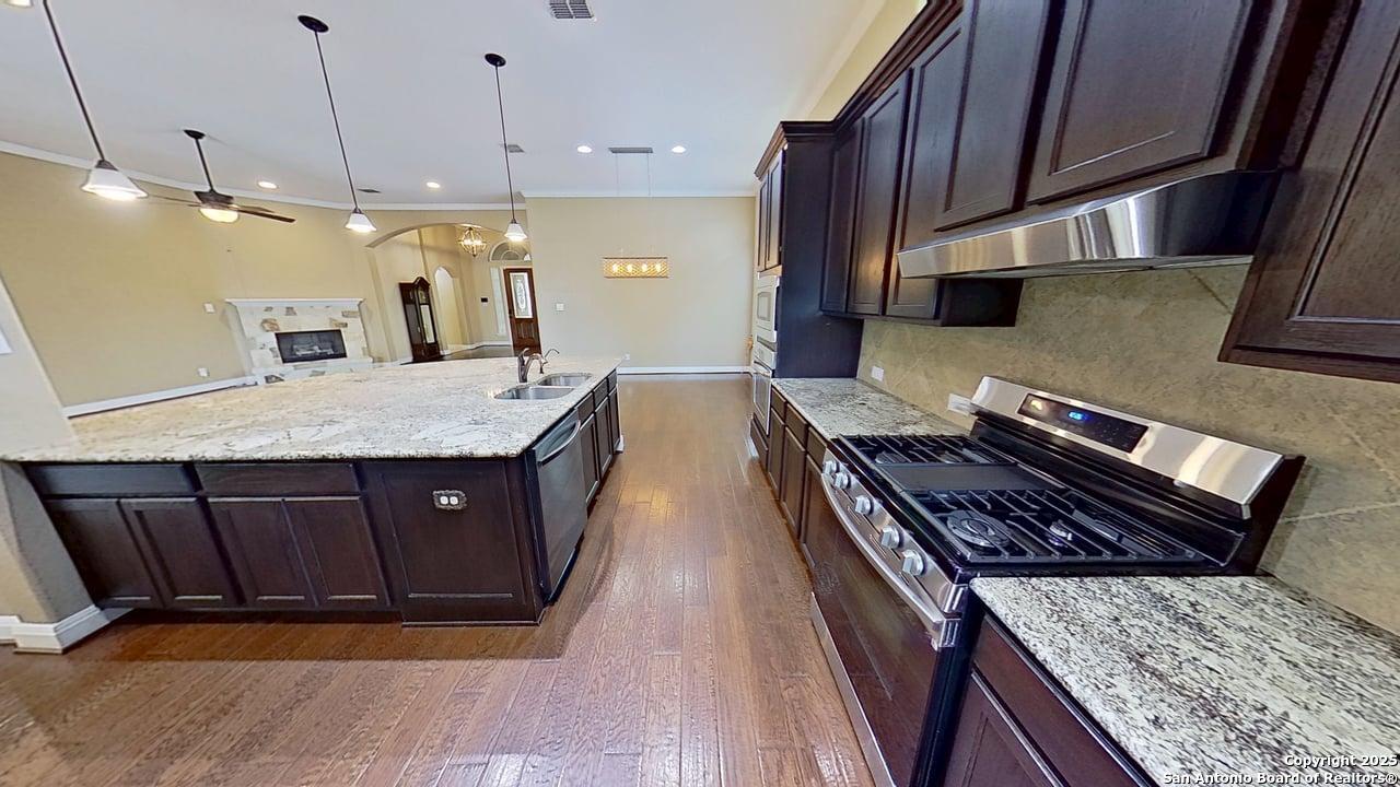 13230 Helotes Circle Helotes, TX 78023 - Photo 11 of 48