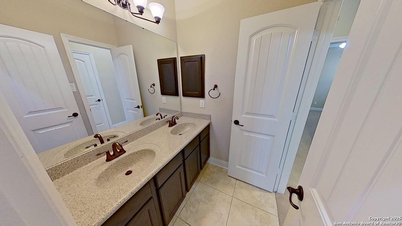 13230 Helotes Circle Helotes, TX 78023 - Photo 20 of 48