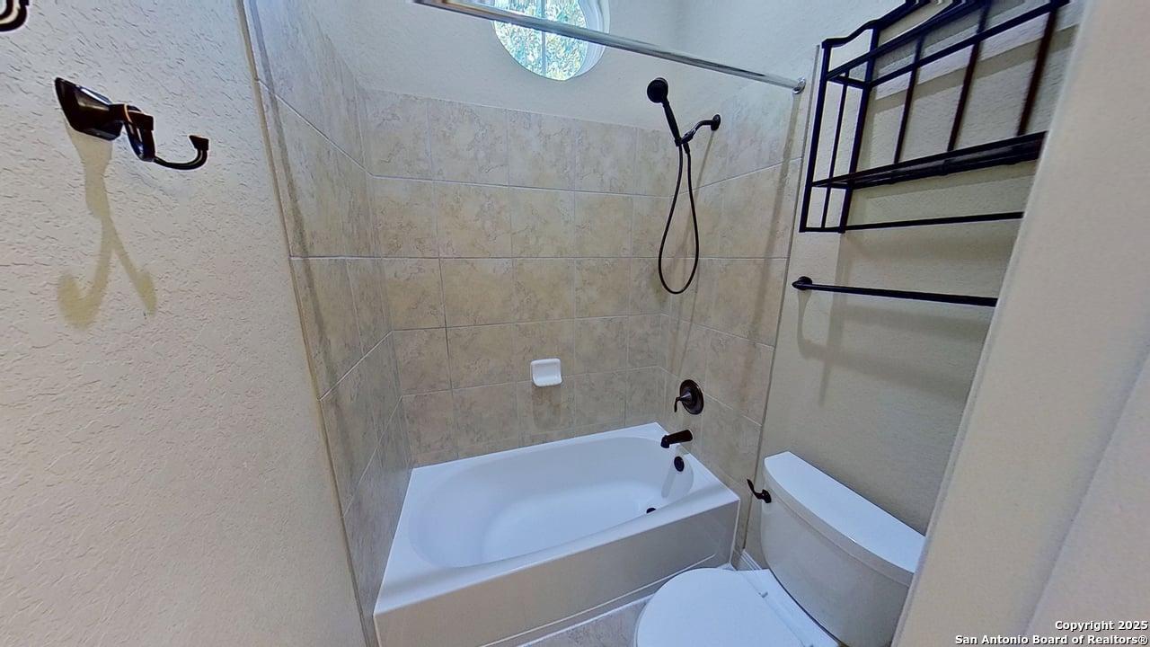 13230 Helotes Circle Helotes, TX 78023 - Photo 21 of 48