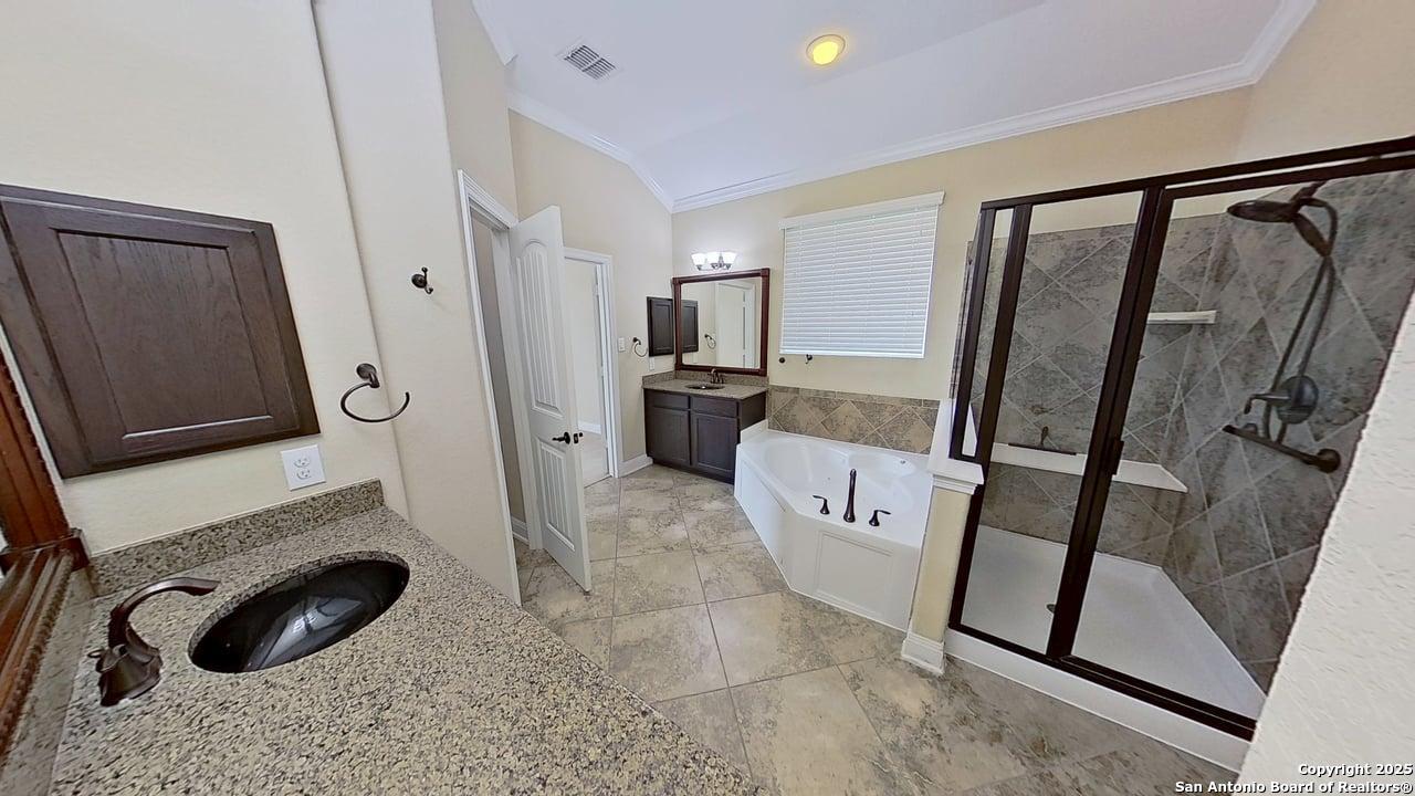 13230 Helotes Circle Helotes, TX 78023 - Photo 36 of 48