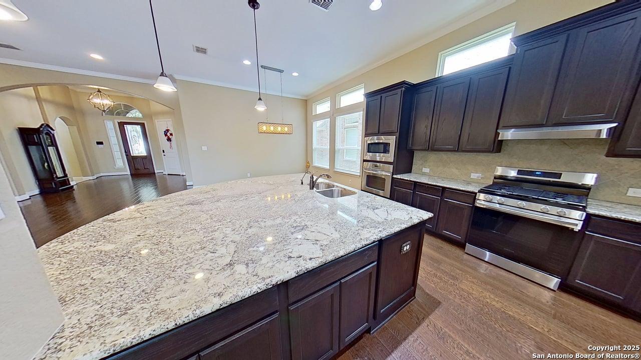 13230 Helotes Circle Helotes, TX 78023 - Photo 10 of 48