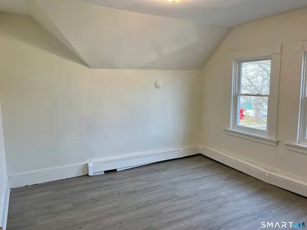 $1,800 | 2449-2451 North Avenue, Unit 3, Bridgeport, CT 06604