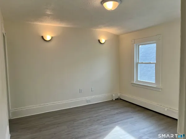 $1,800 | 2449-2451 North Avenue, Unit 3, Bridgeport, CT 06604
