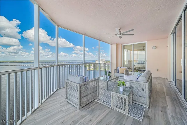 $1,075,000 | 2104 West First Street, Unit 1701, Fort Myers, FL 33901