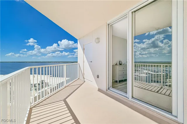 $1,075,000 | 2104 West First Street, Unit 1701, Fort Myers, FL 33901