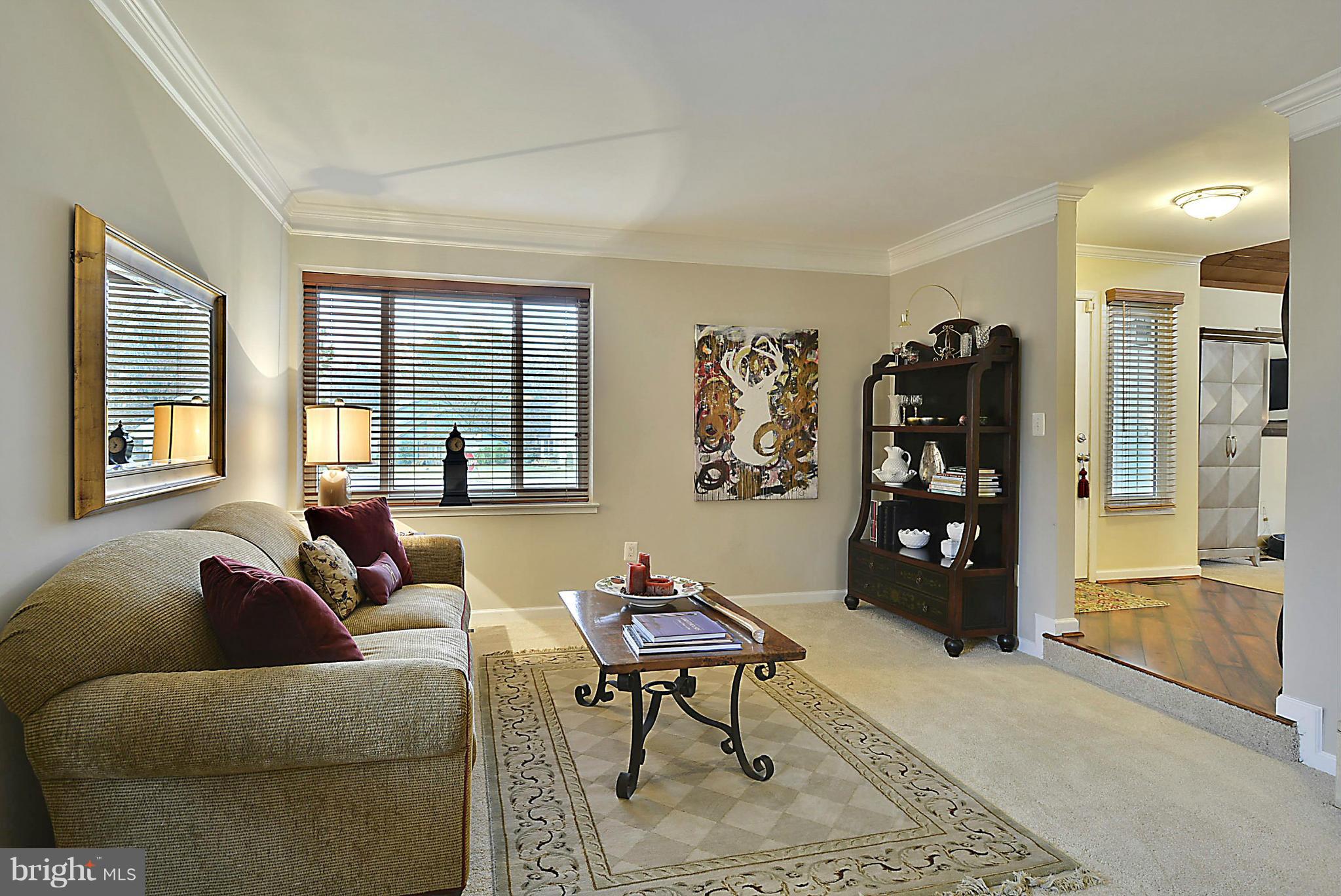 7708 Anderson Court Manassas, VA 20109 - Photo 15 of 30 Living Room
