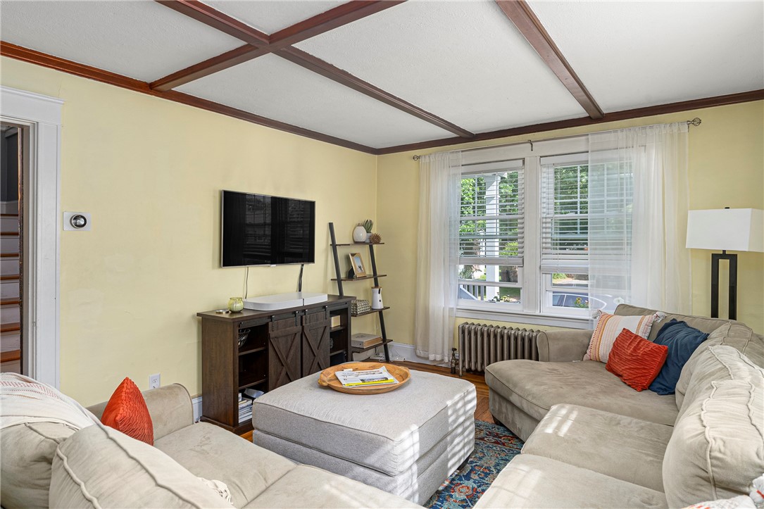 30 Benedict Road Warwick, RI 02888 - Photo 3 of 31 Gallery Image 3