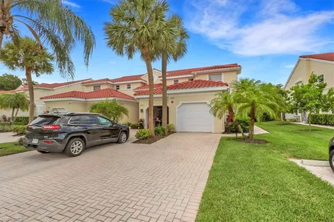$399,000 | 890 Eastham Way, Unit Q102, Naples, FL 34104