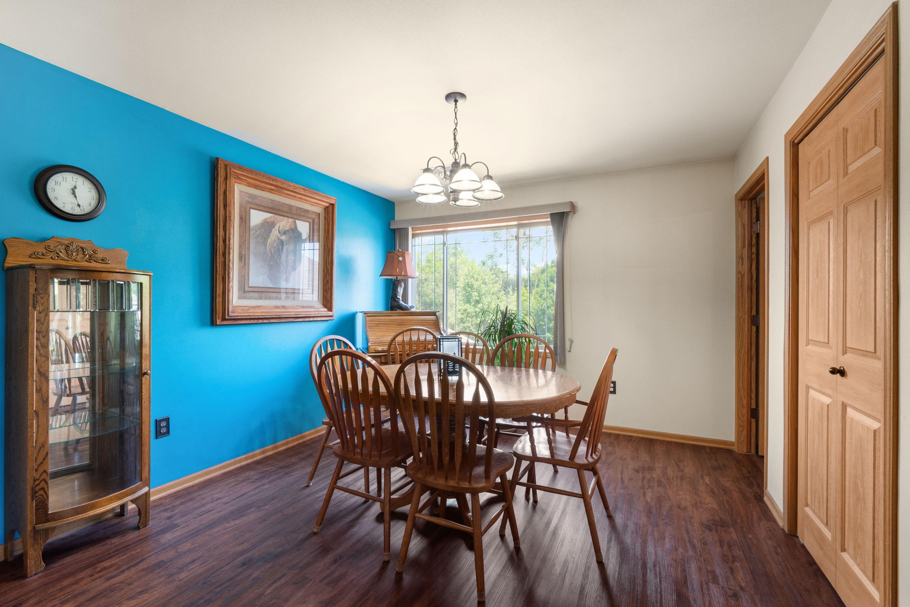 951 Spring Court Newburg, WI 53095 - Photo 5 of 20 10_imgDSC04648