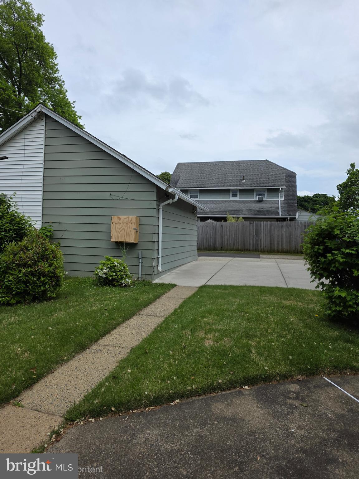 803 Ashbourne Road Cheltenham, PA 19012 - Photo 3 of 4