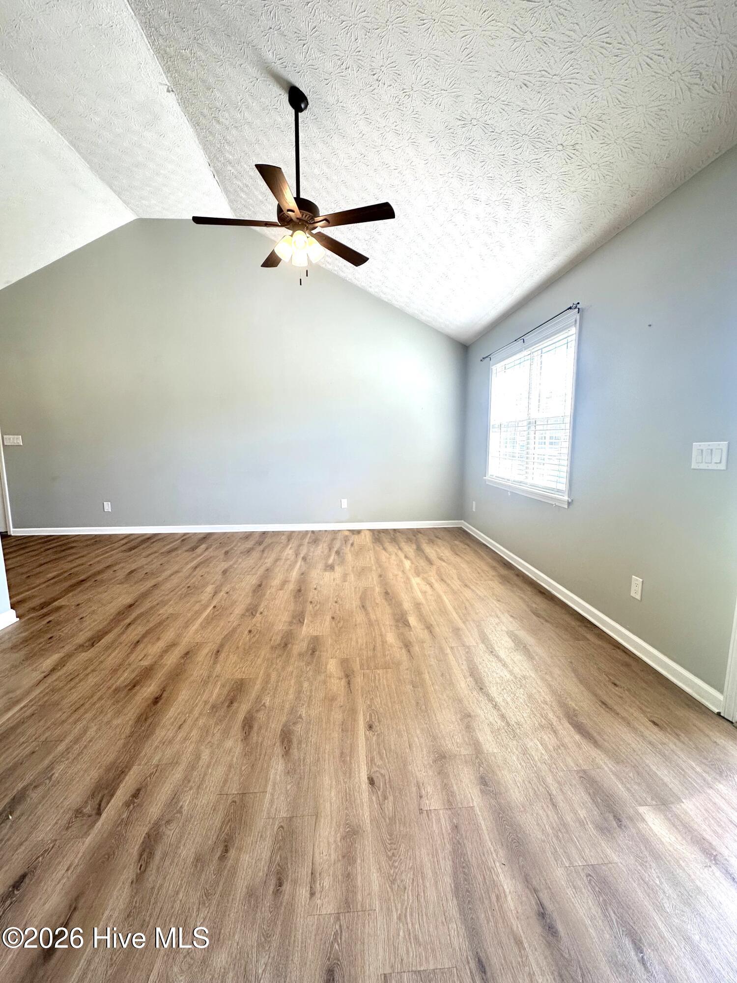 115 Luke Court New Bern, NC 28560 - Photo 4 of 19 IMG_4305