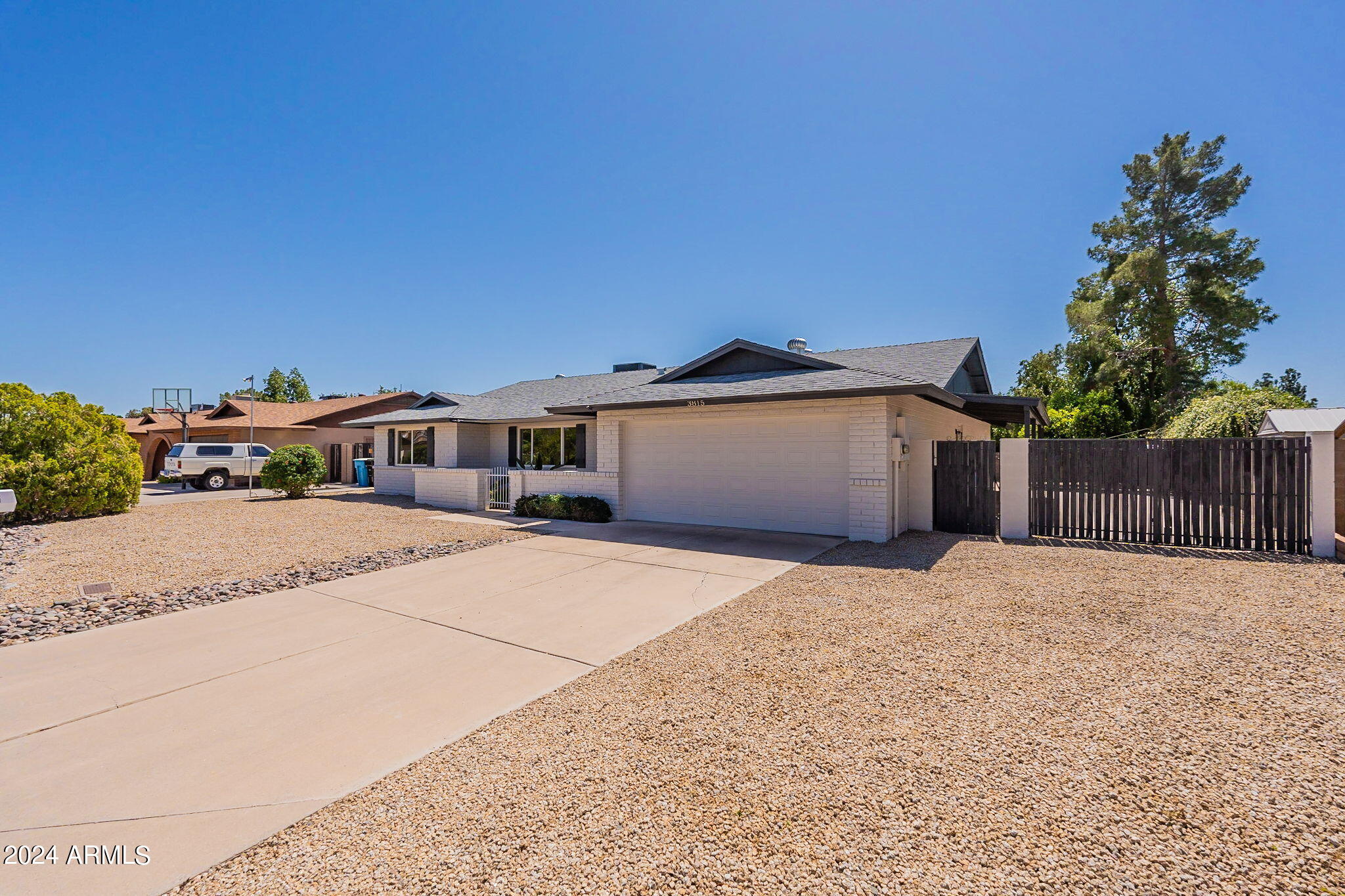 3815 West Phelps Road Phoenix, AZ 85053 - Photo 2 of 53 1-web-or-mls-Phelps-1