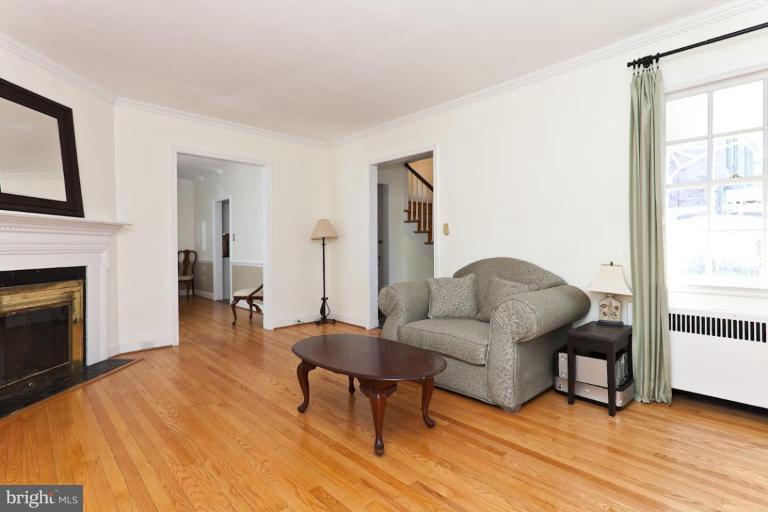 333 Paddington Road Baltimore, MD 21212 - Photo 4 of 24 Living Room #3