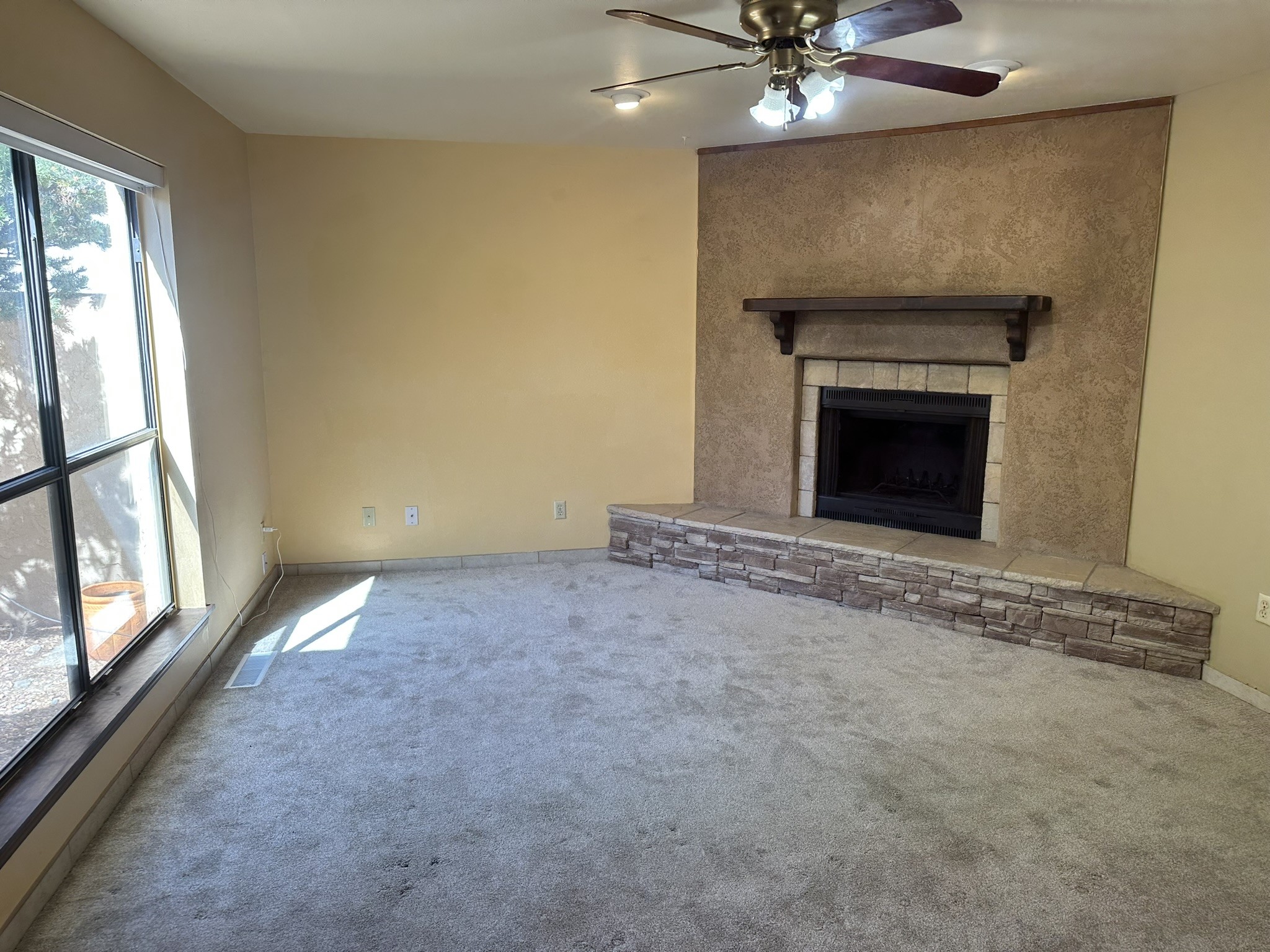 340 Ridgecrest Avenue White Rock, NM 87547 - Photo 11 of 32