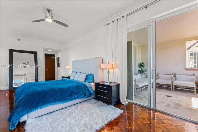 a view of a livingroom with furniture