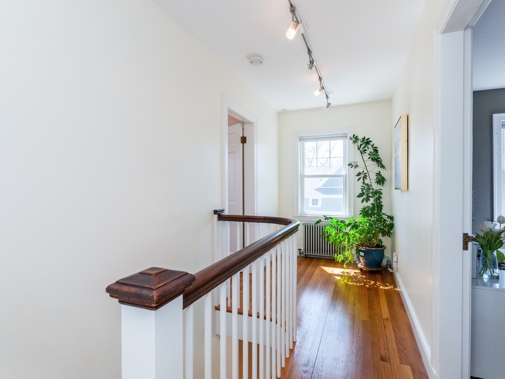 20 Intervale Road Brookline, MA 02467 - Photo 17 of 29