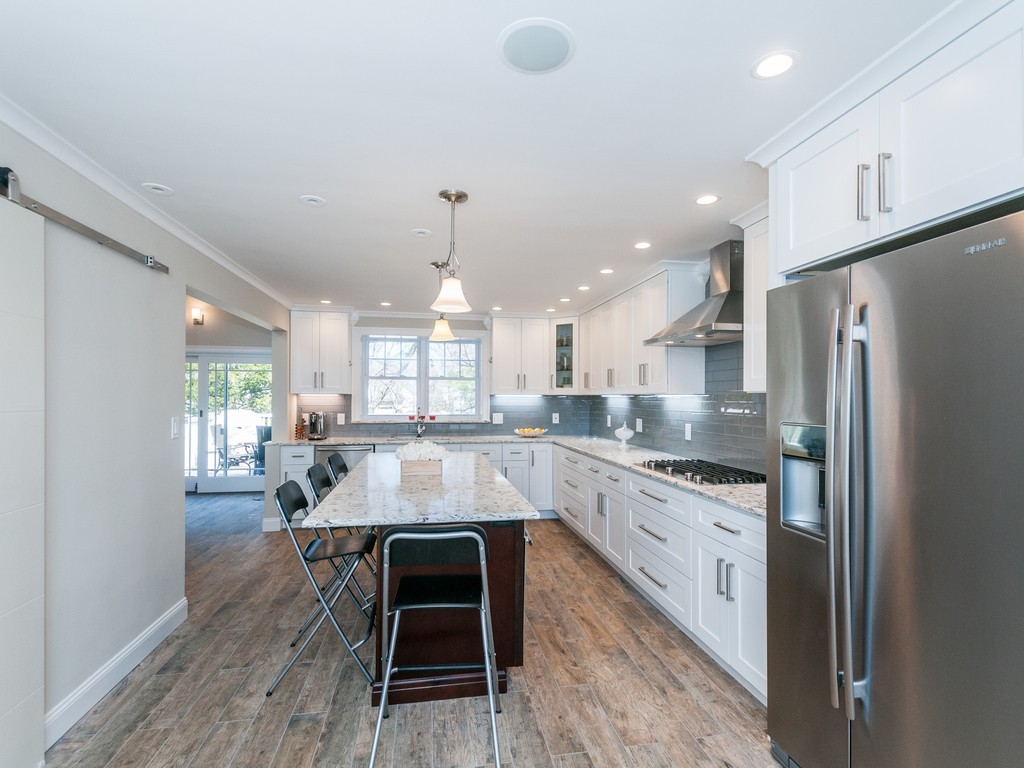 20 Intervale Road Brookline, MA 02467 - Photo 4 of 29