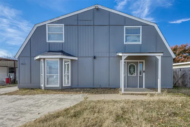 a house view with a outdoor space