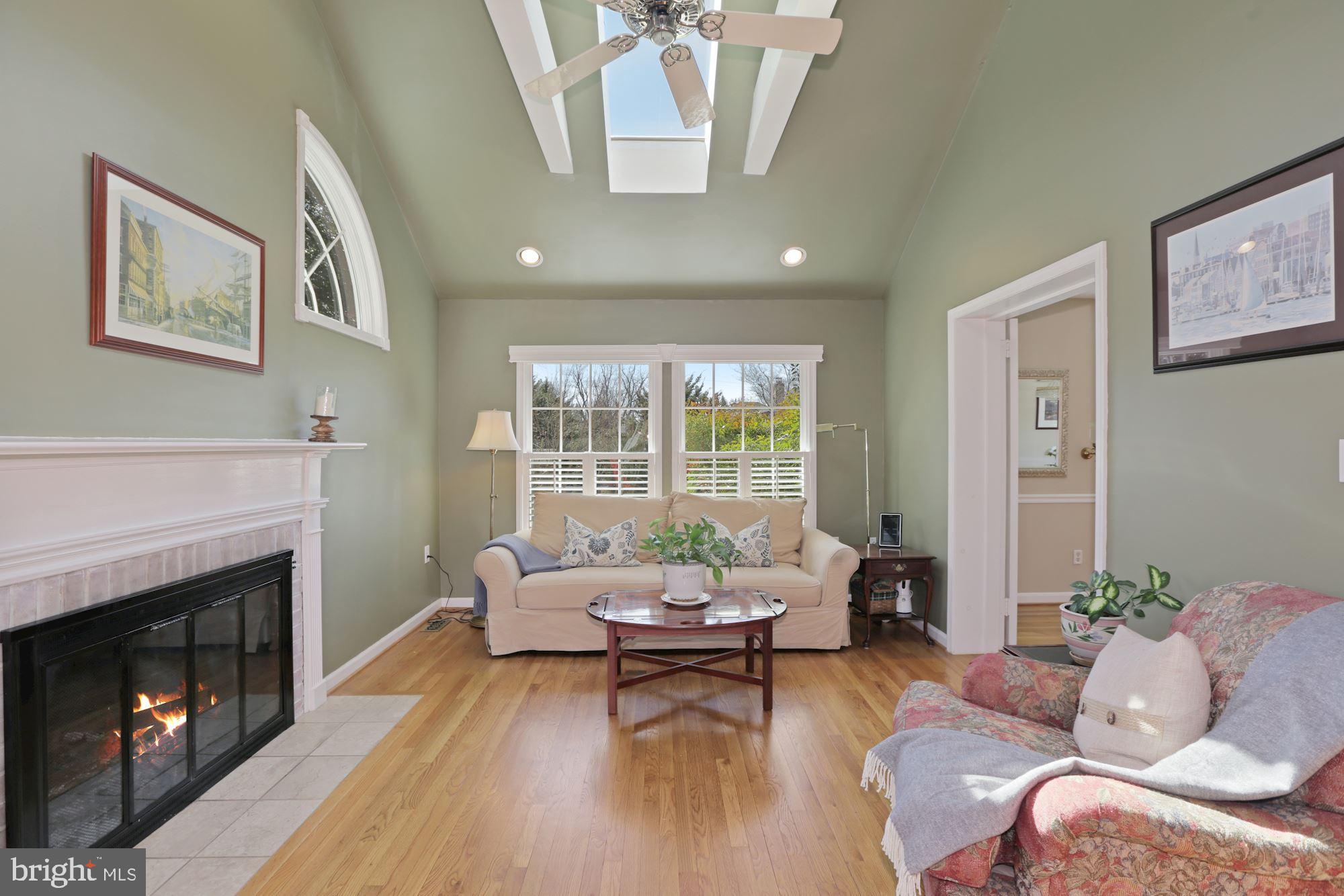 9607 Byeforde Road Kensington, MD 20895 - Photo 12 of 35 Family Room/Upper Level