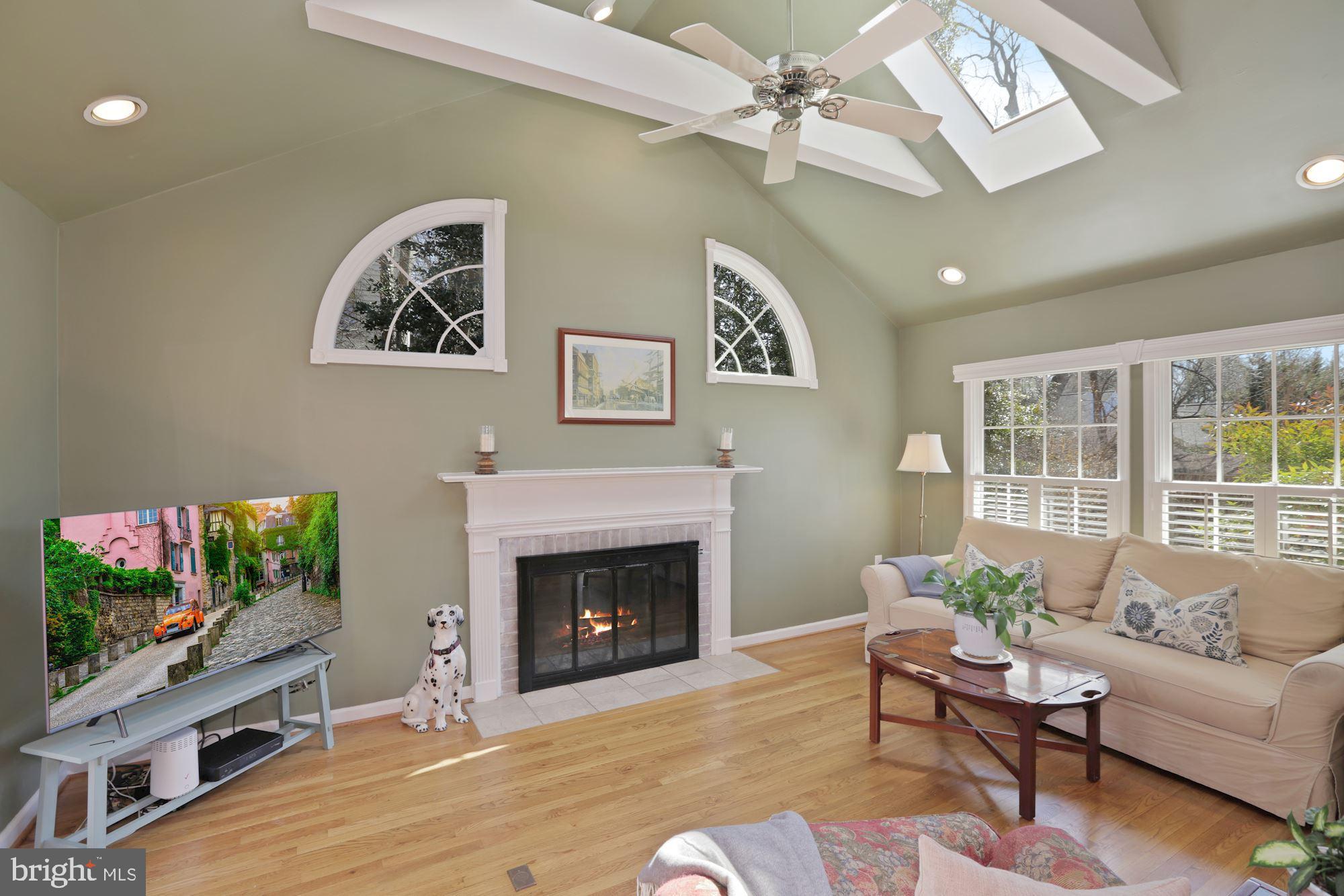 9607 Byeforde Road Kensington, MD 20895 - Photo 13 of 35 Family Room/Upper Level