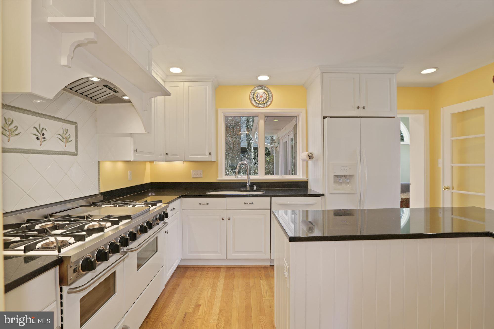 9607 Byeforde Road Kensington, MD 20895 - Photo 16 of 35 Kitchen
