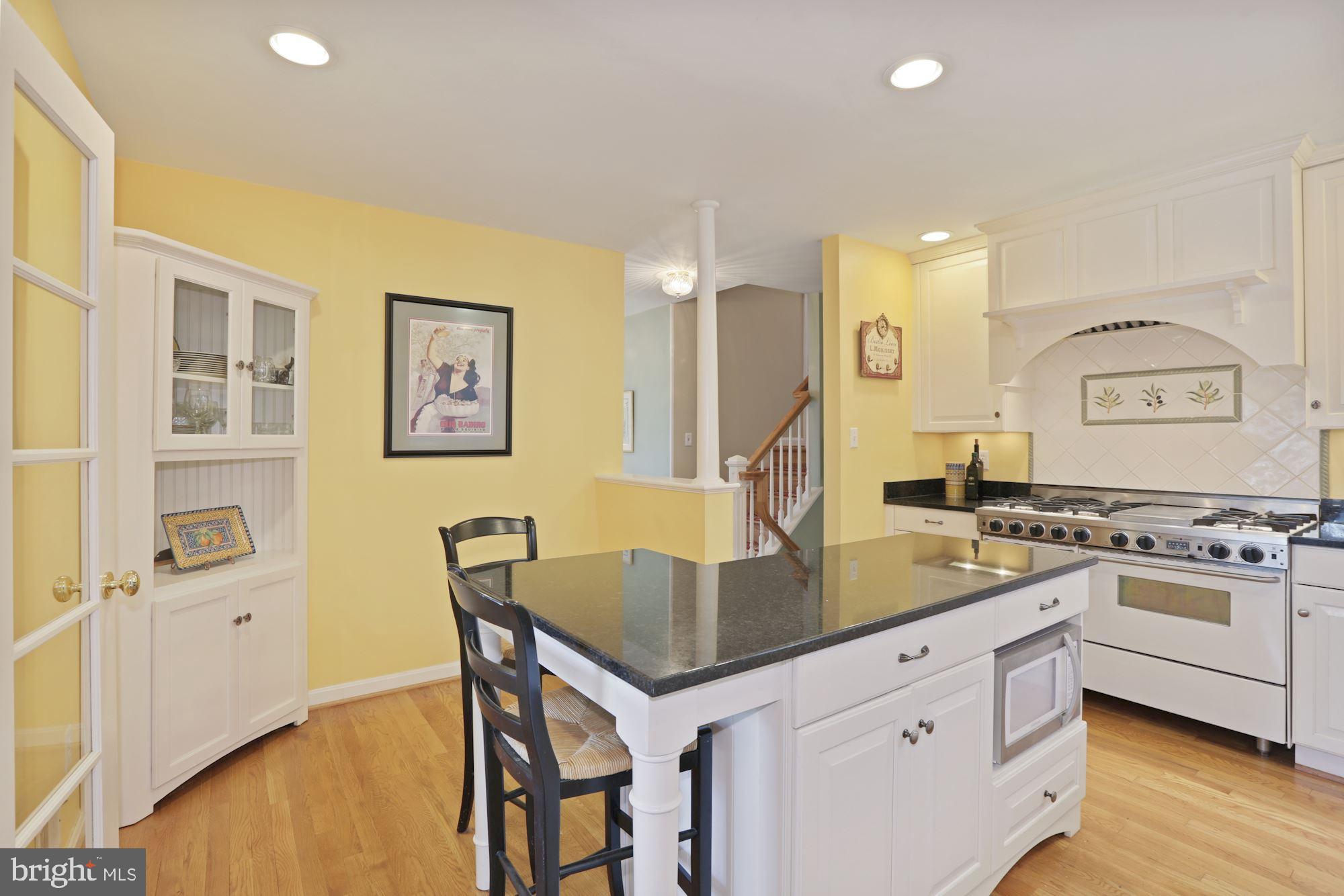 9607 Byeforde Road Kensington, MD 20895 - Photo 17 of 35 Kitchen