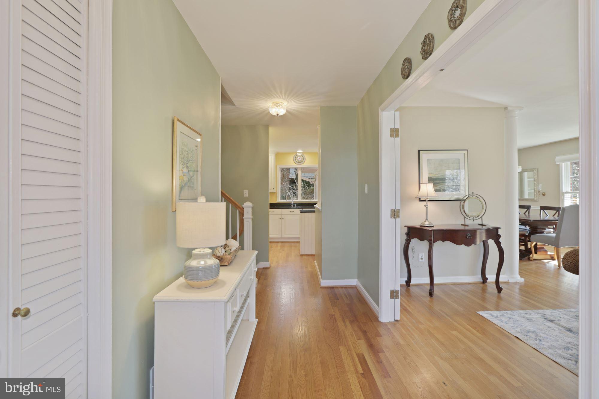 9607 Byeforde Road Kensington, MD 20895 - Photo 4 of 35 Foyer