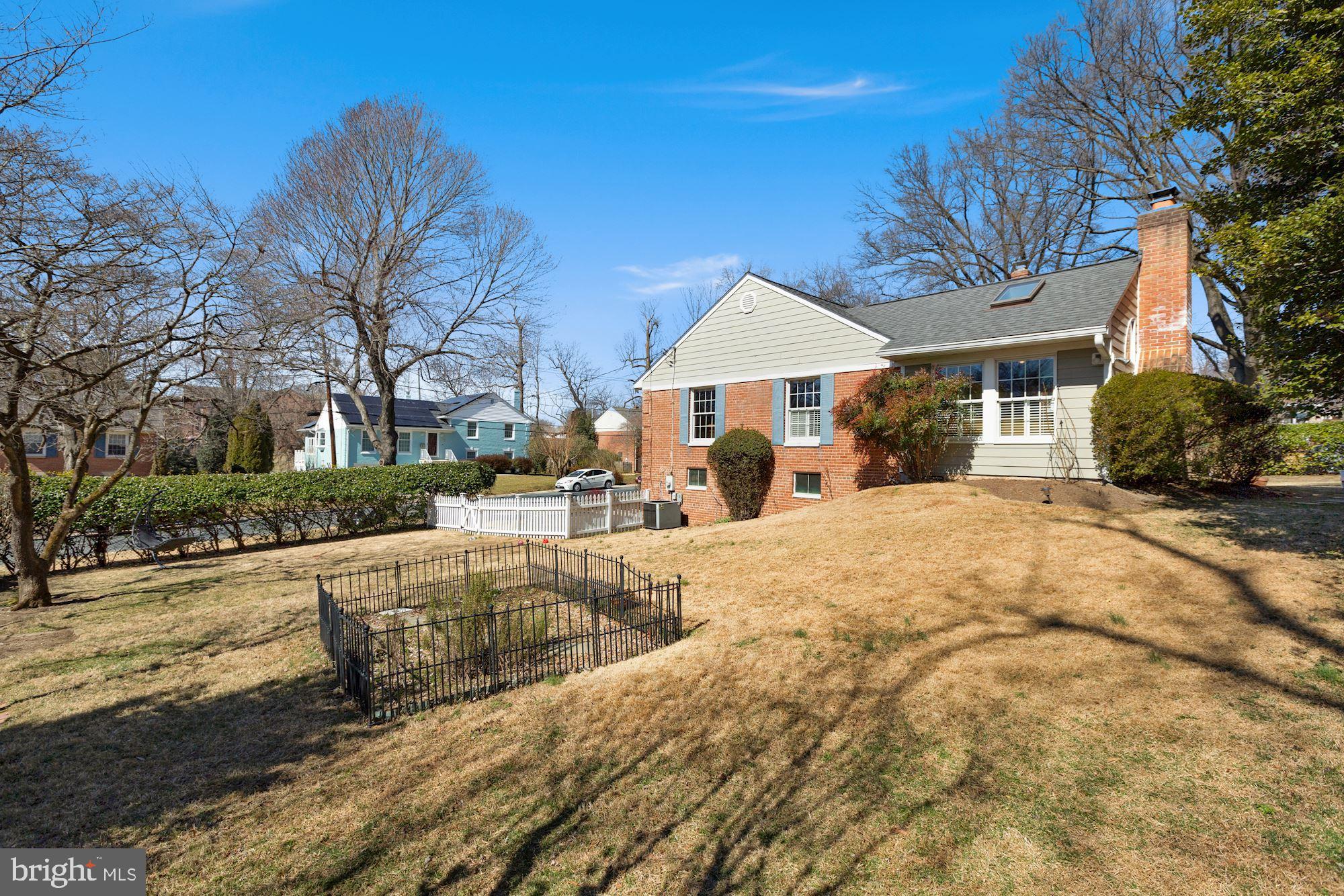 9607 Byeforde Road Kensington, MD 20895 - Photo 31 of 35 Fenced in Yard
